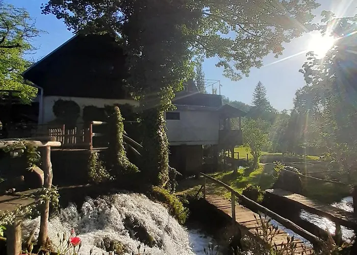 Guesthouse Pod Rastockim Krovom